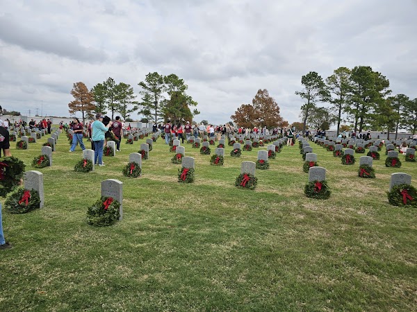 Houston National Cemetery grounds