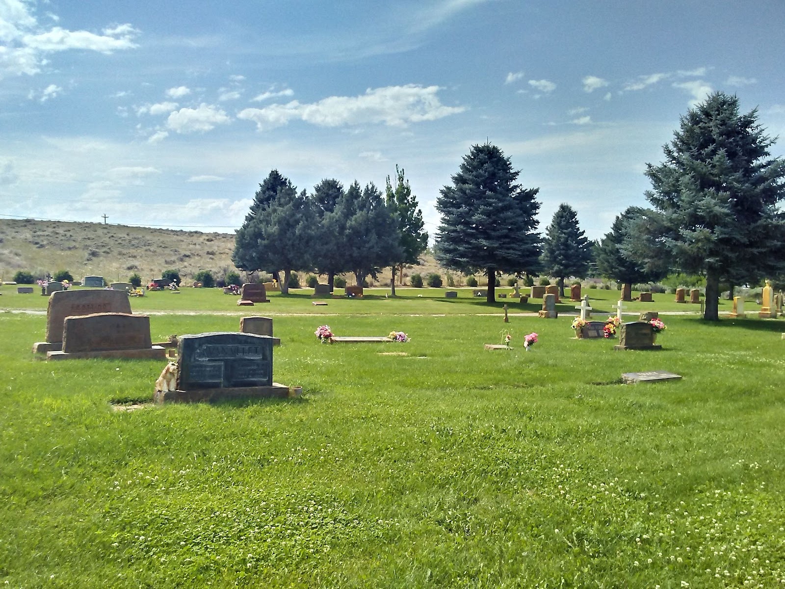 Hudson Cemetery cemetery grounds and headstones