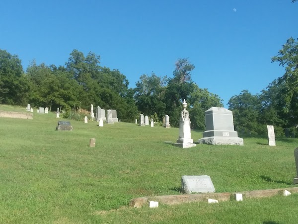 Hunter Cemetery grounds