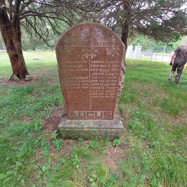 Hutchison Cemetery, Livingston 230, Chillicothe Missouri grounds