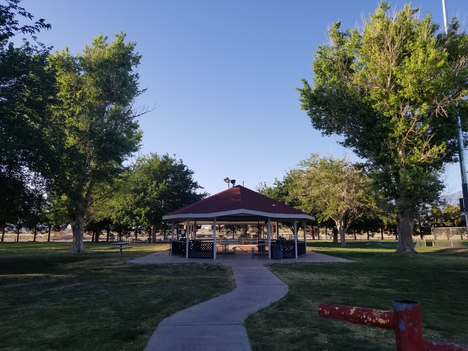 Ian Deutch Memorial Park cemetery grounds and headstones