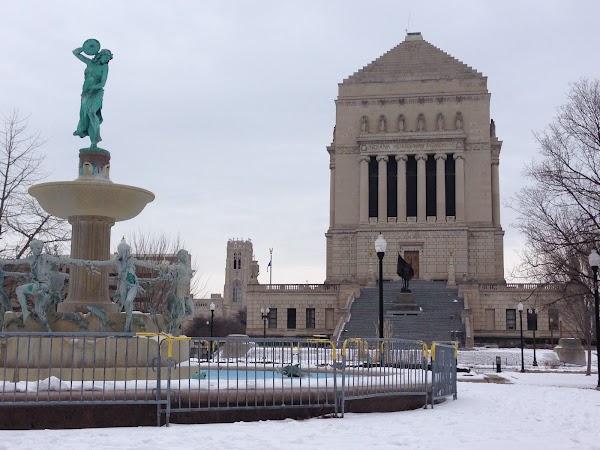 Indiana War Memorial & Museum grounds