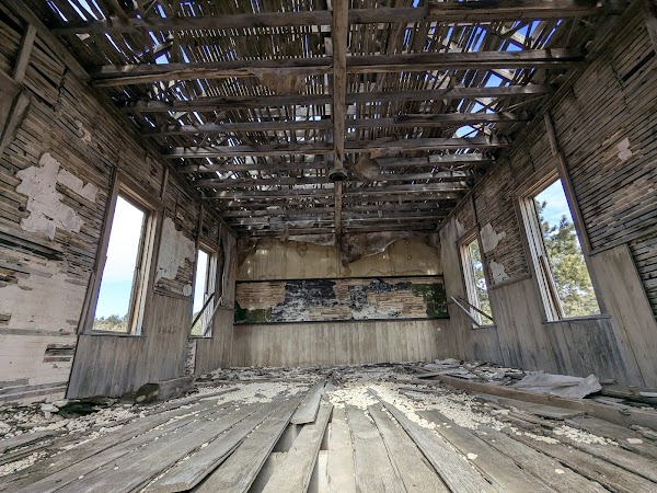 Inyan Kara Cemetery grounds