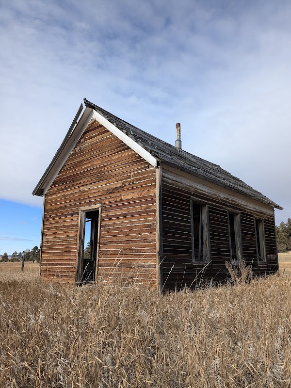 Inyan Kara Cemetery grounds