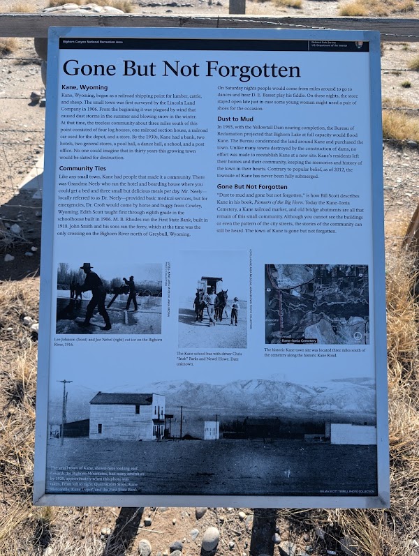 Iona-Kane Cemetery grounds