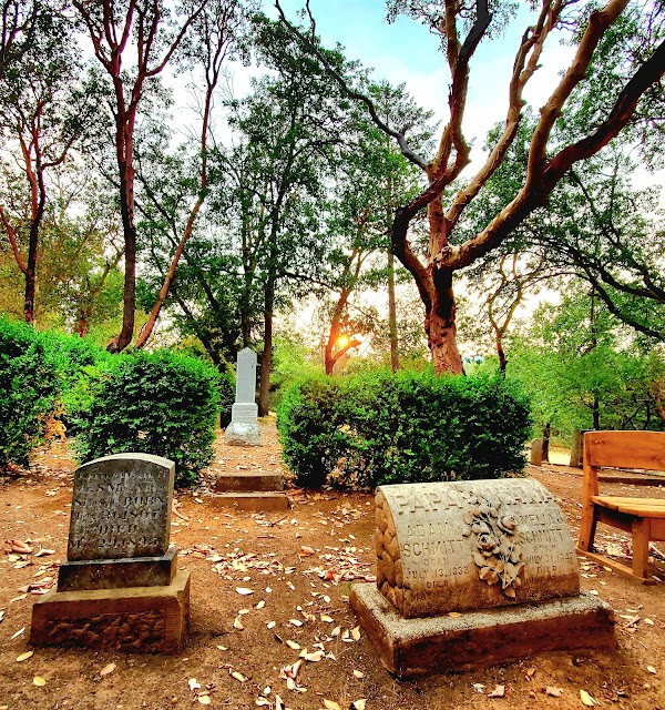 Jacksonville Cemetery grounds