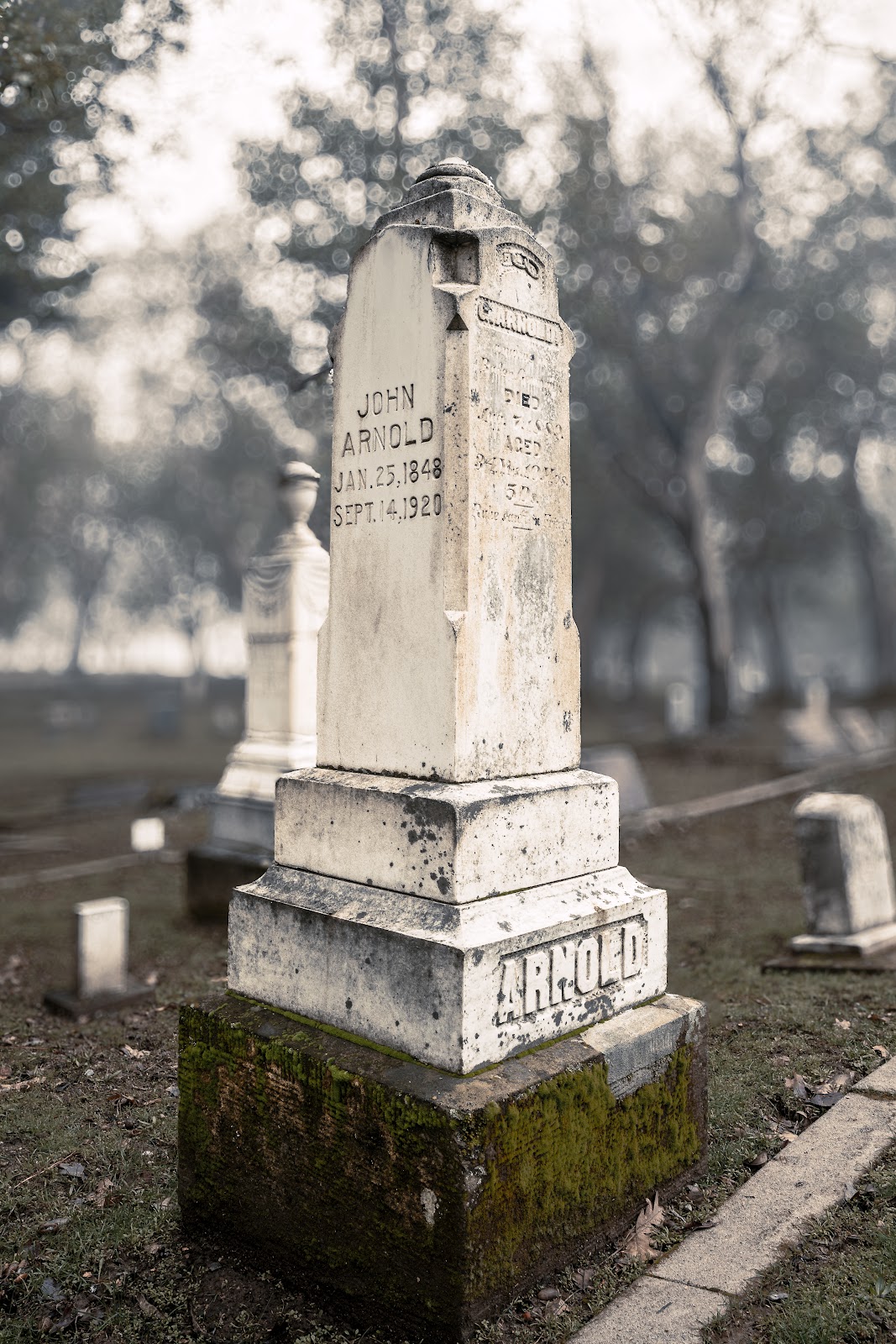Jacksonville Cemetery cemetery grounds and headstones
