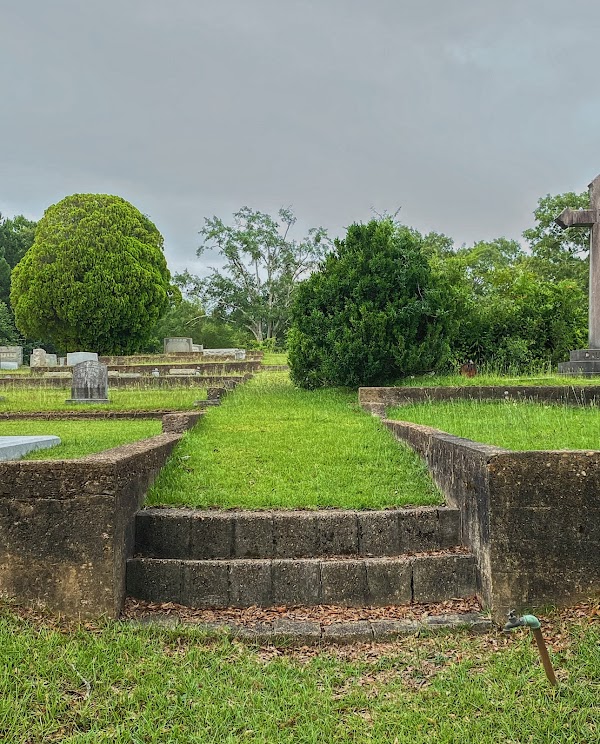 Jacksonville City Cemetery grounds