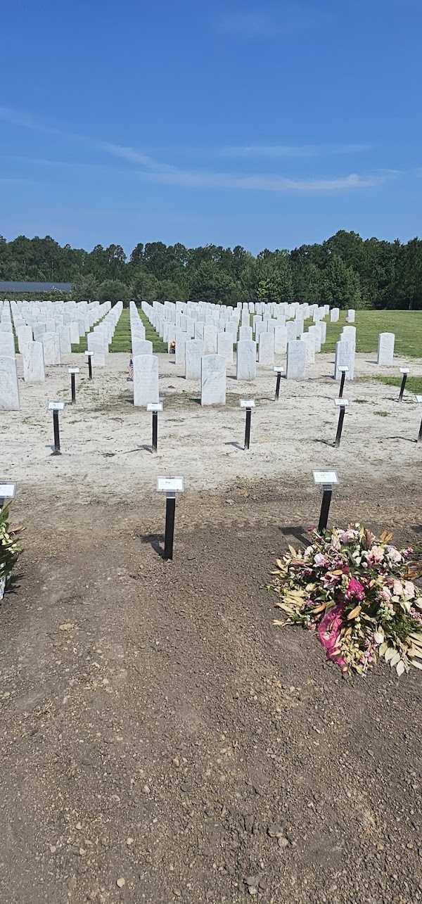 Jacksonville National Cemetery grounds