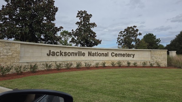 Jacksonville National Cemetery grounds