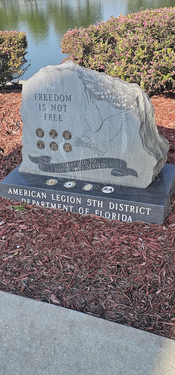 Jacksonville National Cemetery grounds