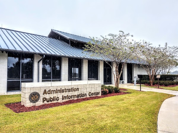 Jacksonville National Cemetery grounds