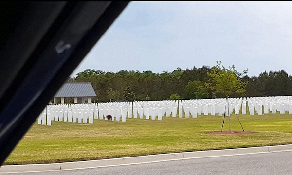 Jacksonville National Cemetery grounds