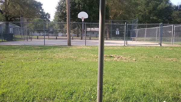 Jardine Memorial Park grounds
