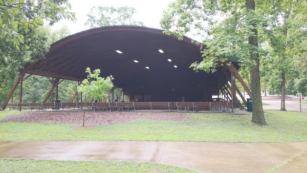 Jefferson City Memorial Park grounds