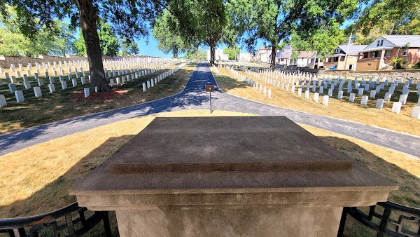 Jefferson City National Cemetery grounds