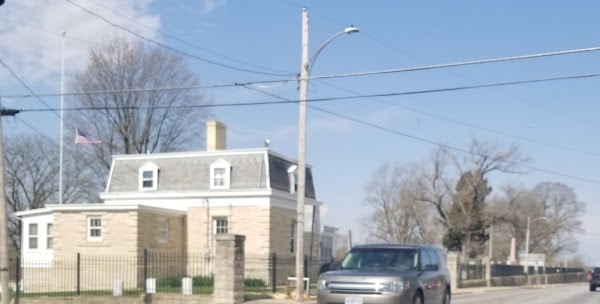 Jefferson City National Cemetery grounds