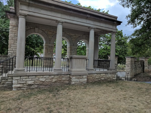 Jefferson City National Cemetery grounds