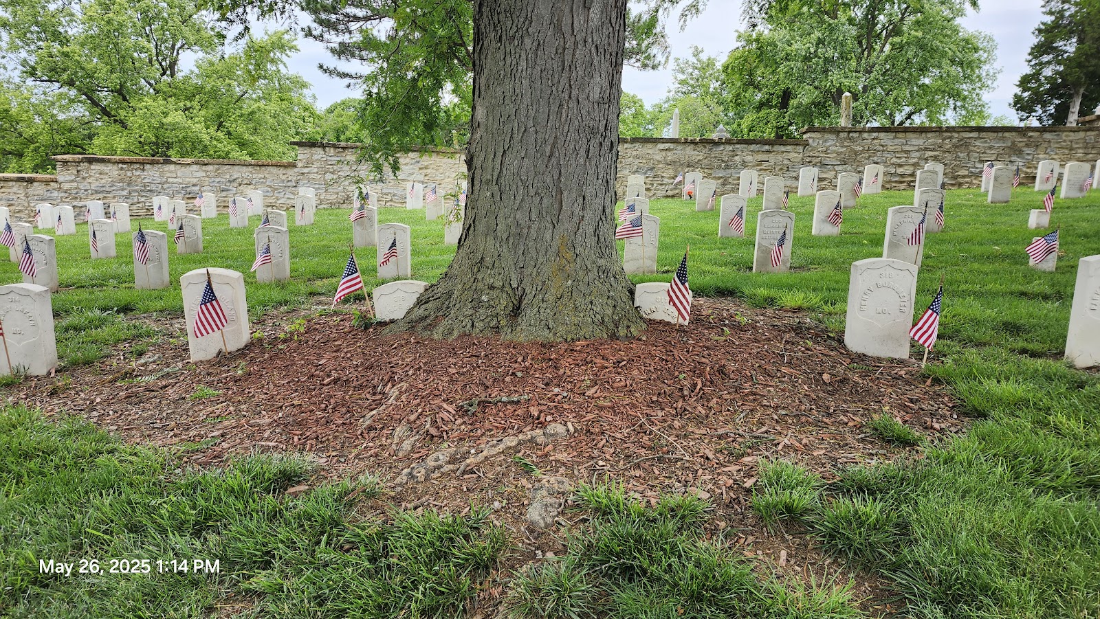 Jefferson City National Cemetery cemetery grounds and headstones