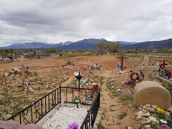 Jesus Nazareno Cemetery grounds
