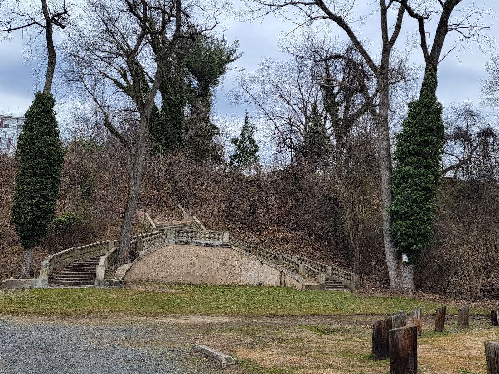 John A. Roebling Memorial Park cemetery grounds and headstones