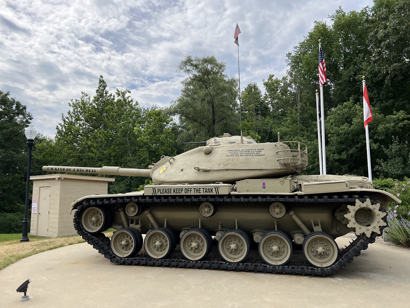 Johnny Ro Veteran's Memorial Park cemetery grounds and headstones