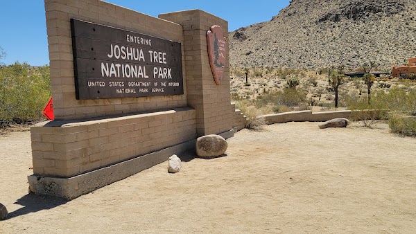 Joshua Tree Memorial Park grounds