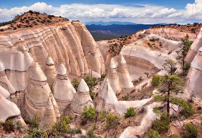 Kasha-Katuwe Tent Rocks National Monument cemetery grounds and headstones