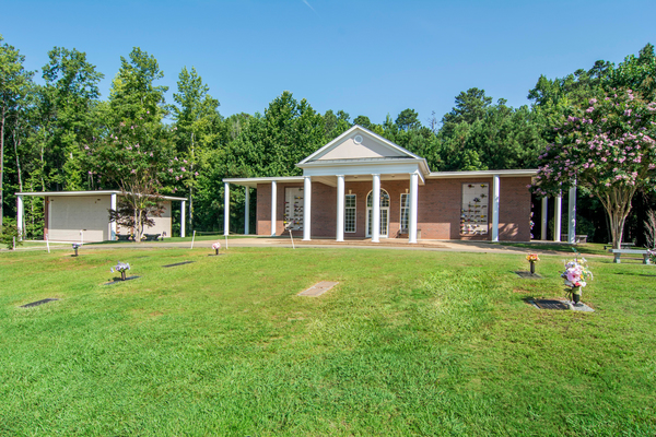 Kennesaw Memorial Park grounds