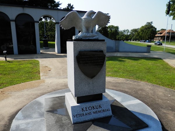 Keokuk National Cemetery grounds