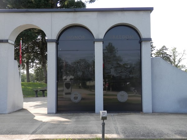 Keokuk National Cemetery grounds