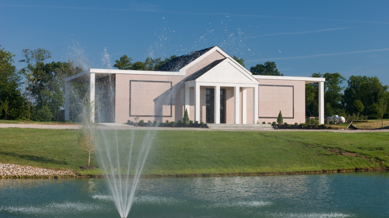 Kingwood Memorial Park cemetery grounds and headstones