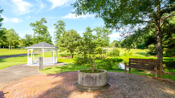 Knollwood Memorial Park grounds