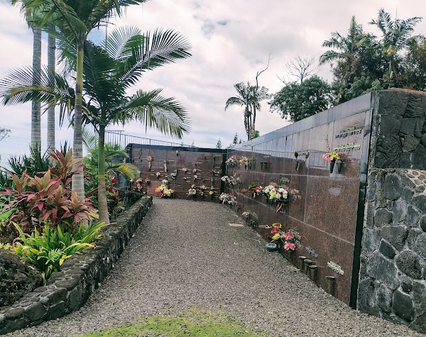 Kona Memorial Park grounds