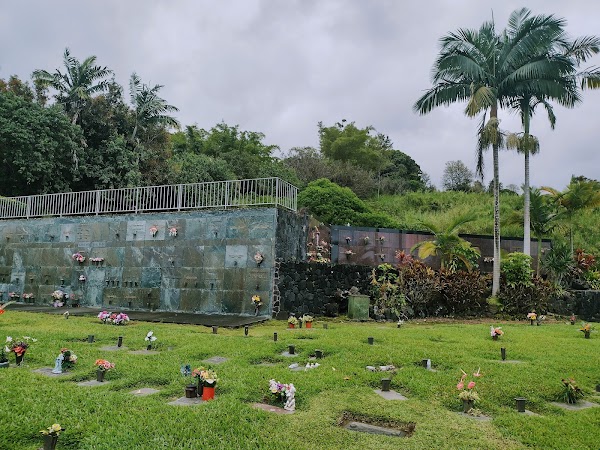 Kona Memorial Park grounds