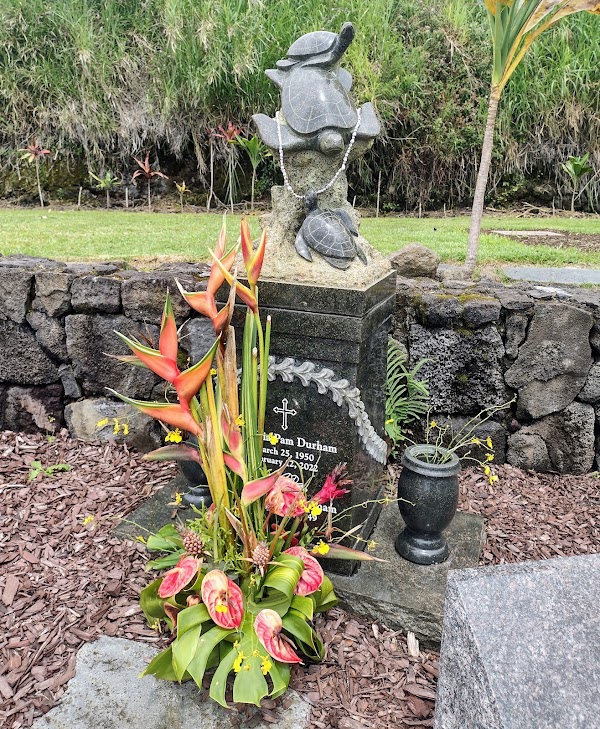 Kona Memorial Park grounds