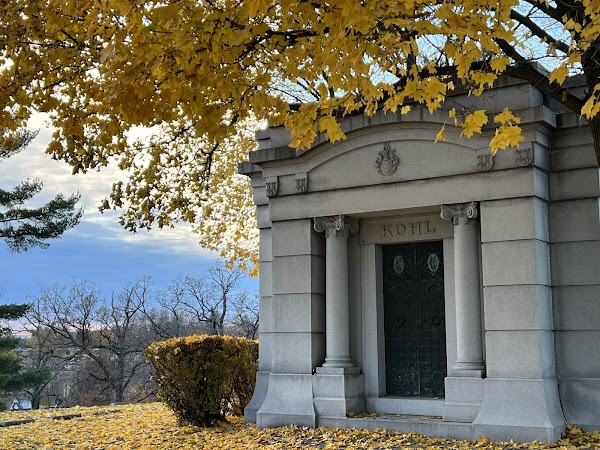 La Belle Cemetery grounds