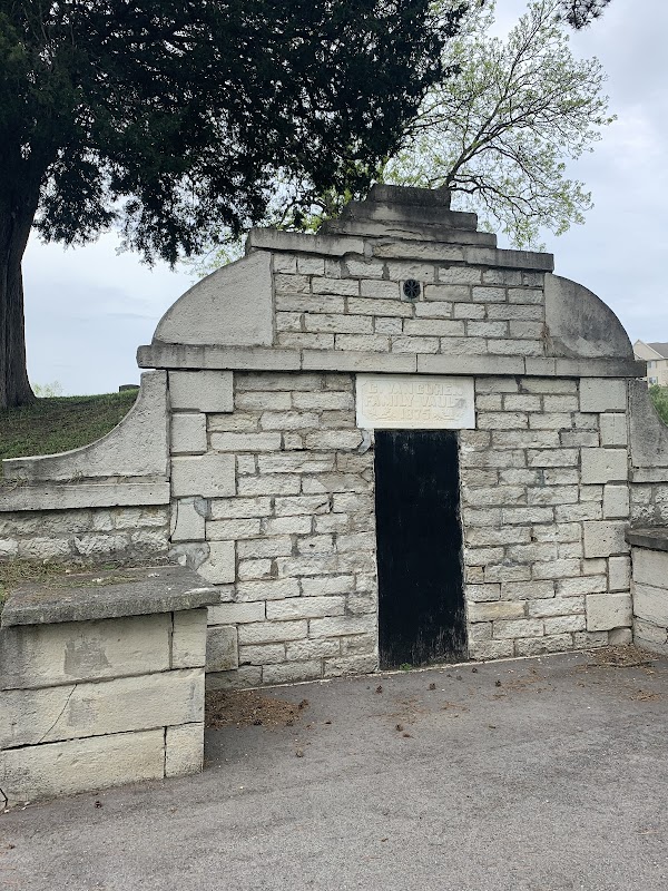 La Belle Cemetery grounds