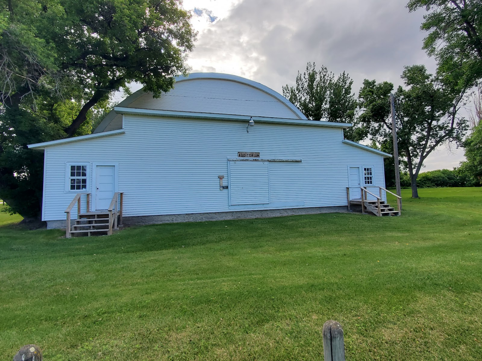 La Moure County Memorial Park cemetery grounds and headstones