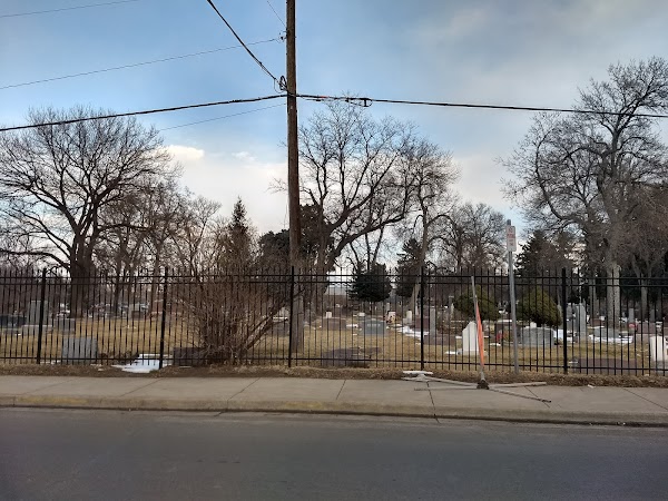 Lafayette Cemetery grounds