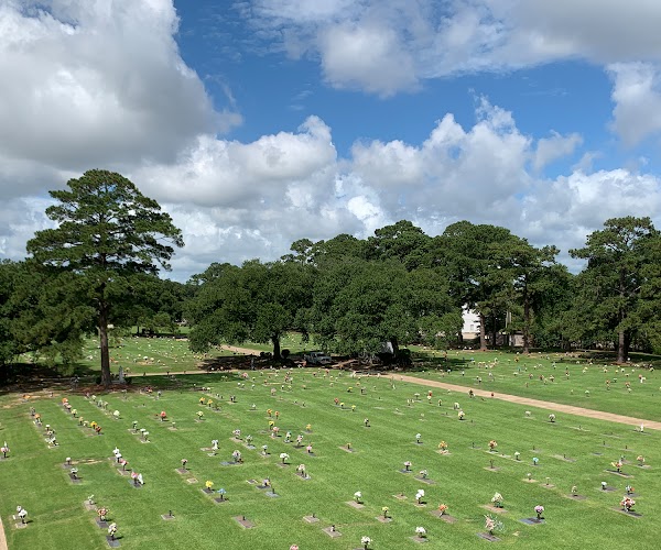 Lafayette Memorial Park Cemetery & Mausoleum grounds