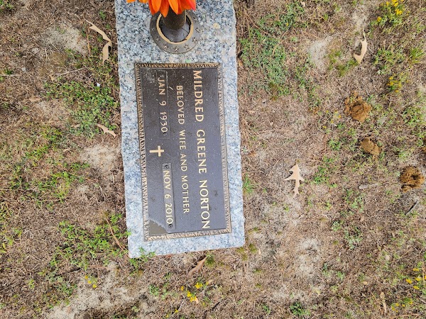 Lafayette Memorial Park & Mausoleum grounds