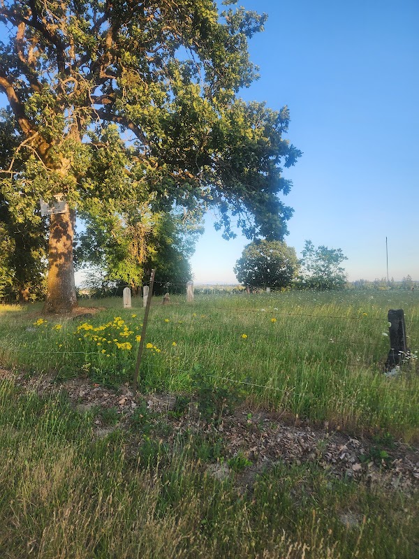 Lafayette Pioneer Cemetery grounds
