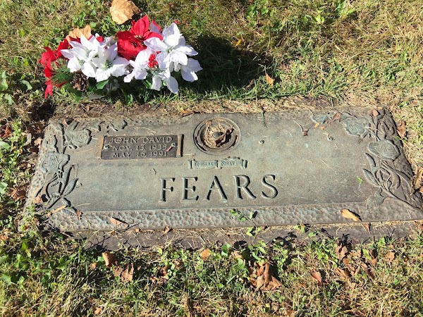 Lake Charles Park Cemetery grounds