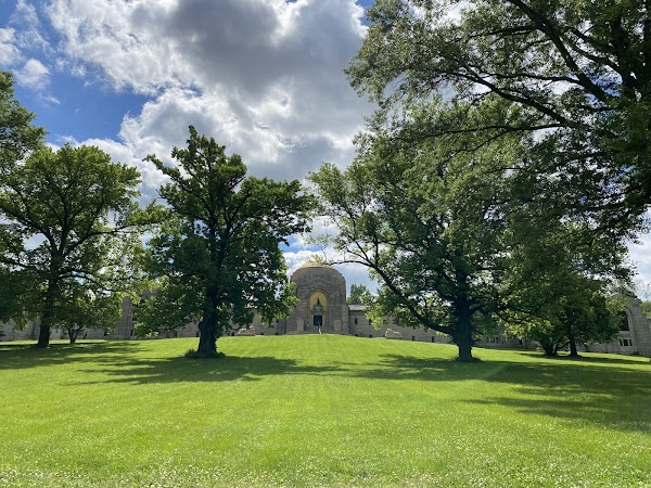Lake Charles Park Cemetery grounds