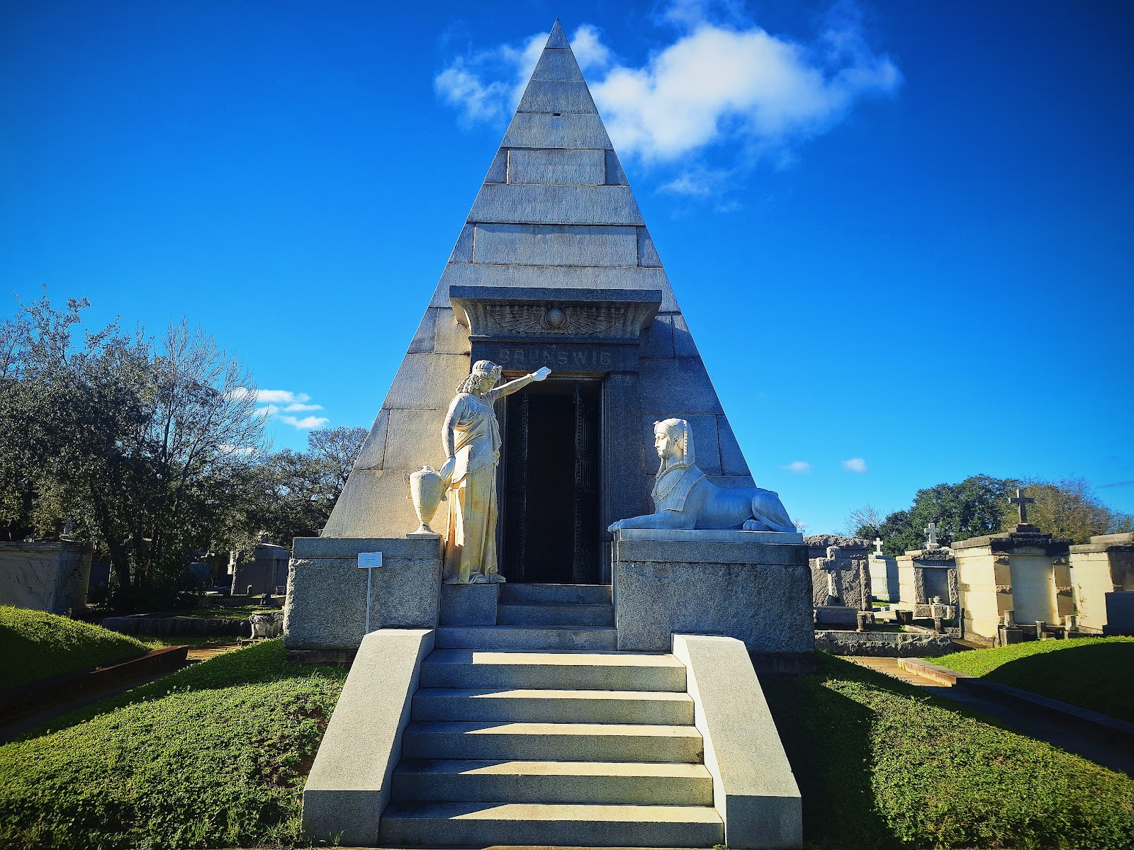 Lake Lawn Metairie Funeral Home & Cemeteries cemetery grounds and headstones