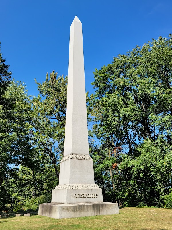 Lake View Cemetery grounds