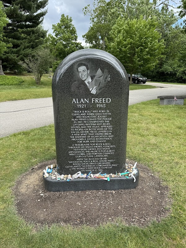 Lake View Cemetery grounds