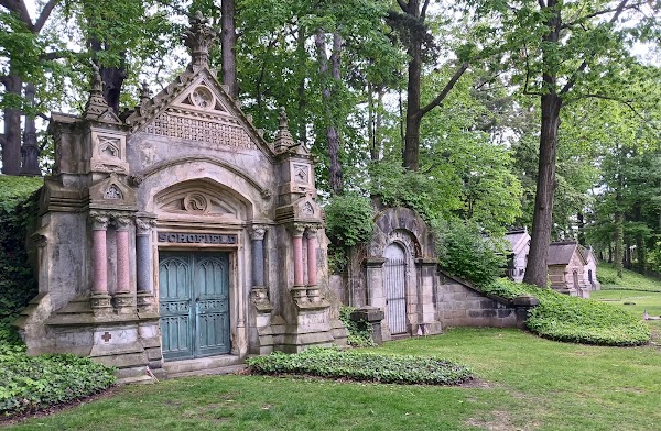 Lake View Cemetery grounds