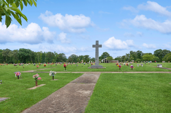 Lakeland Memorial Park grounds